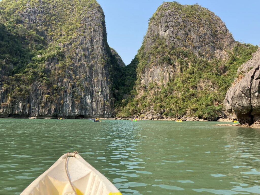 ハロン湾ツアーカヤック