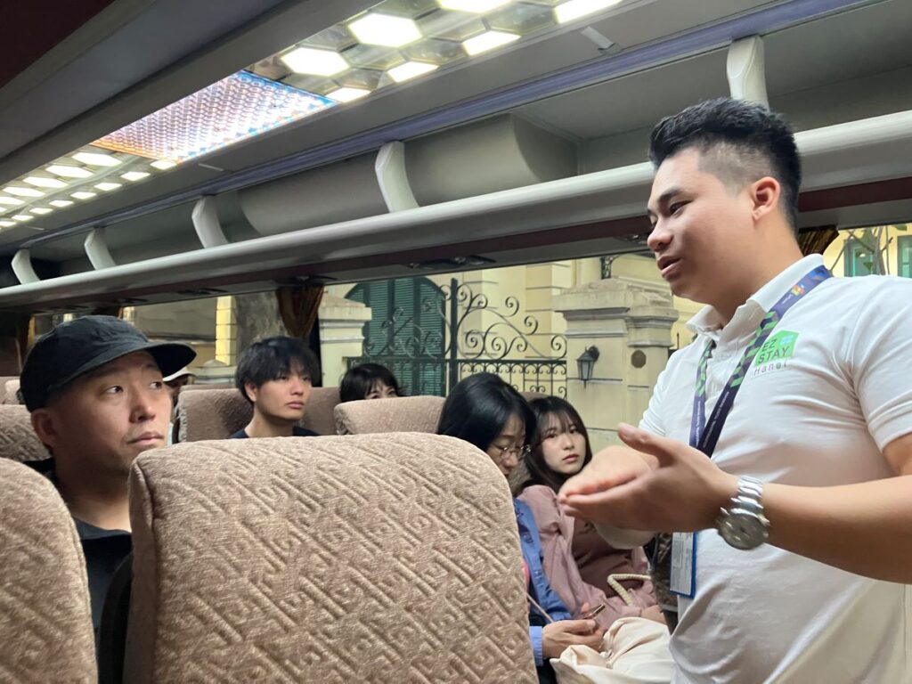 ハロン湾ツアーピックアップ