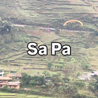 ベトナム北部周遊行ってみよー！45

おおおおー、パラグライダー飛んでる！！！
すごーい。
サパでパラグライダーができるようになったのですが、まだ体験してません。

・・・・・

ベトナム北部周遊旅行にら行ってきました。【ハノイ→バックハー→サパ→ハザン→カオバン→ハノイ】ただいま、Instagramを更新中。ベトナムのマニアックな情報を知りたい方はフォローしてくださいね。

・・・・・

#イージーステイハノイ
#ベトナム北部周遊行ってみよー 
#パラグライダー
#サパ観光
#サパ