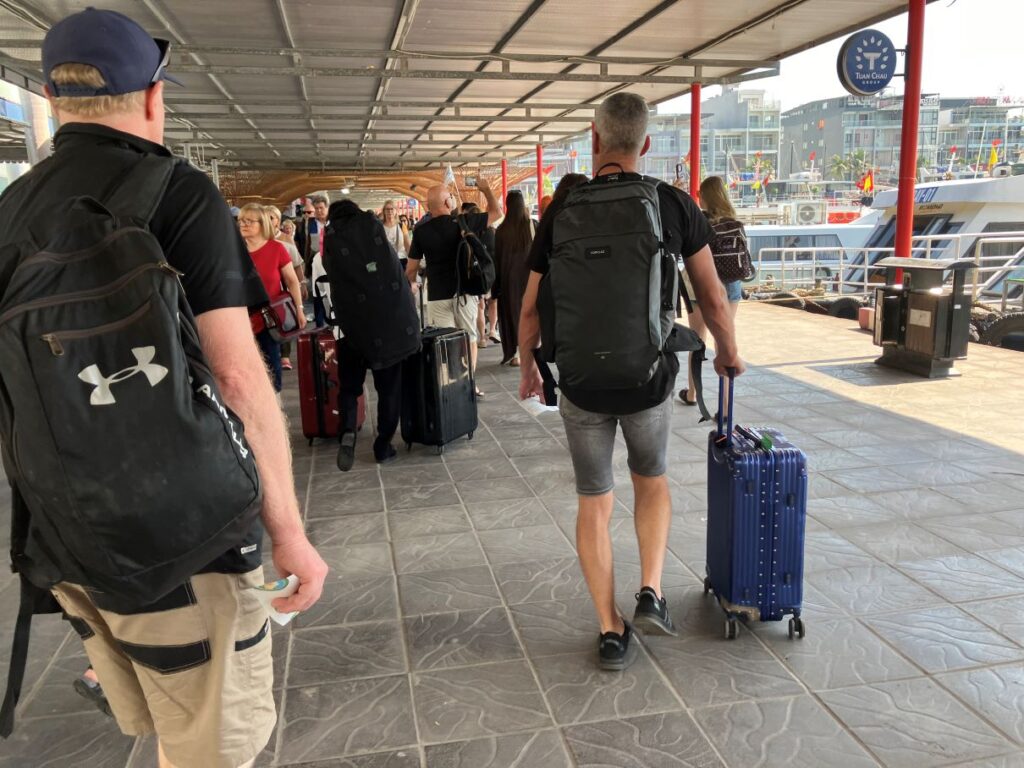 クルーズに乗る