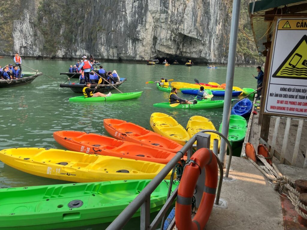 ハロン湾カヤック